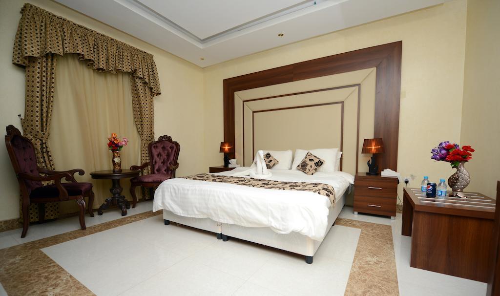 Hotelier Suites Riyadh Rom bilde