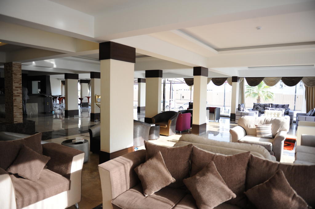 Hotelier Suites Riyadh Eksteriør bilde