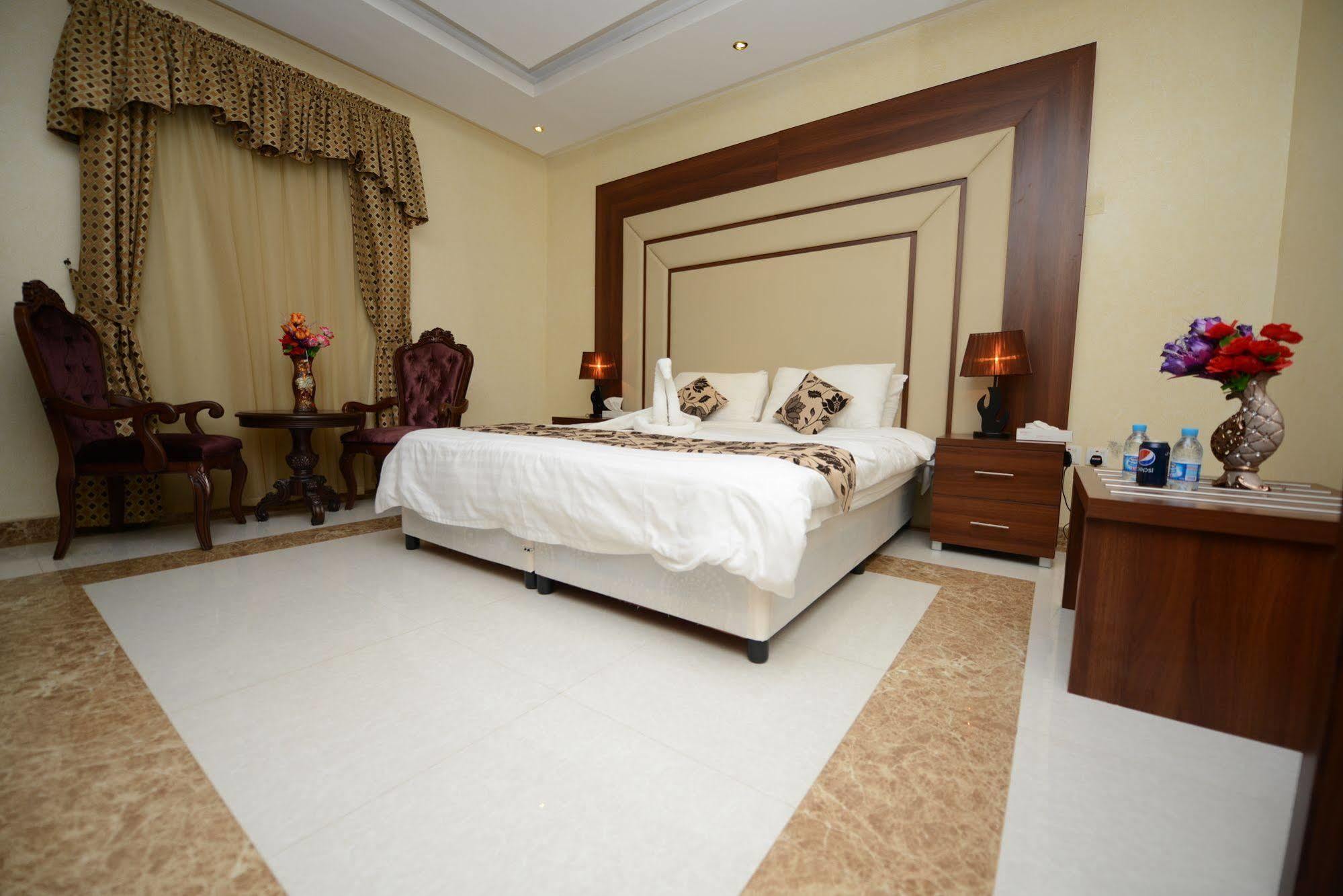 Hotelier Suites Riyadh Eksteriør bilde