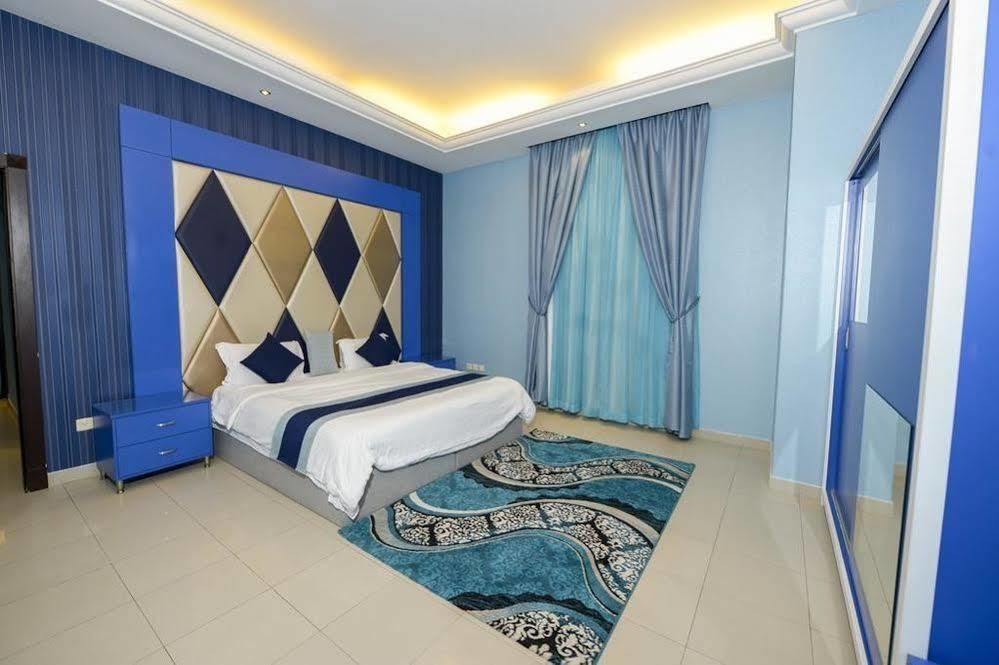 Hotelier Suites Riyadh Eksteriør bilde