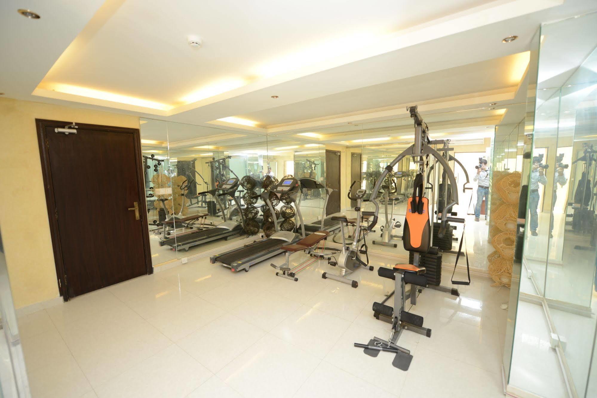 Hotelier Suites Riyadh Eksteriør bilde